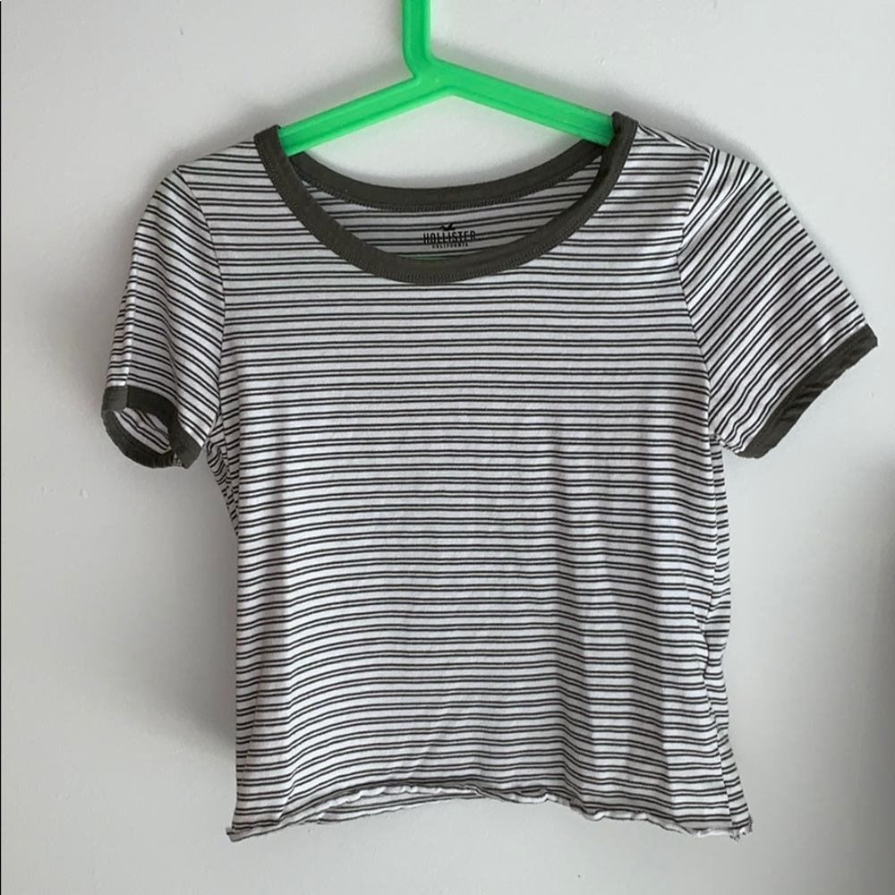 Hollister cropped tee shirt